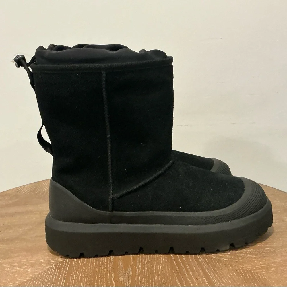 UGG- Men's Classic Short Weather Hybrid Boot